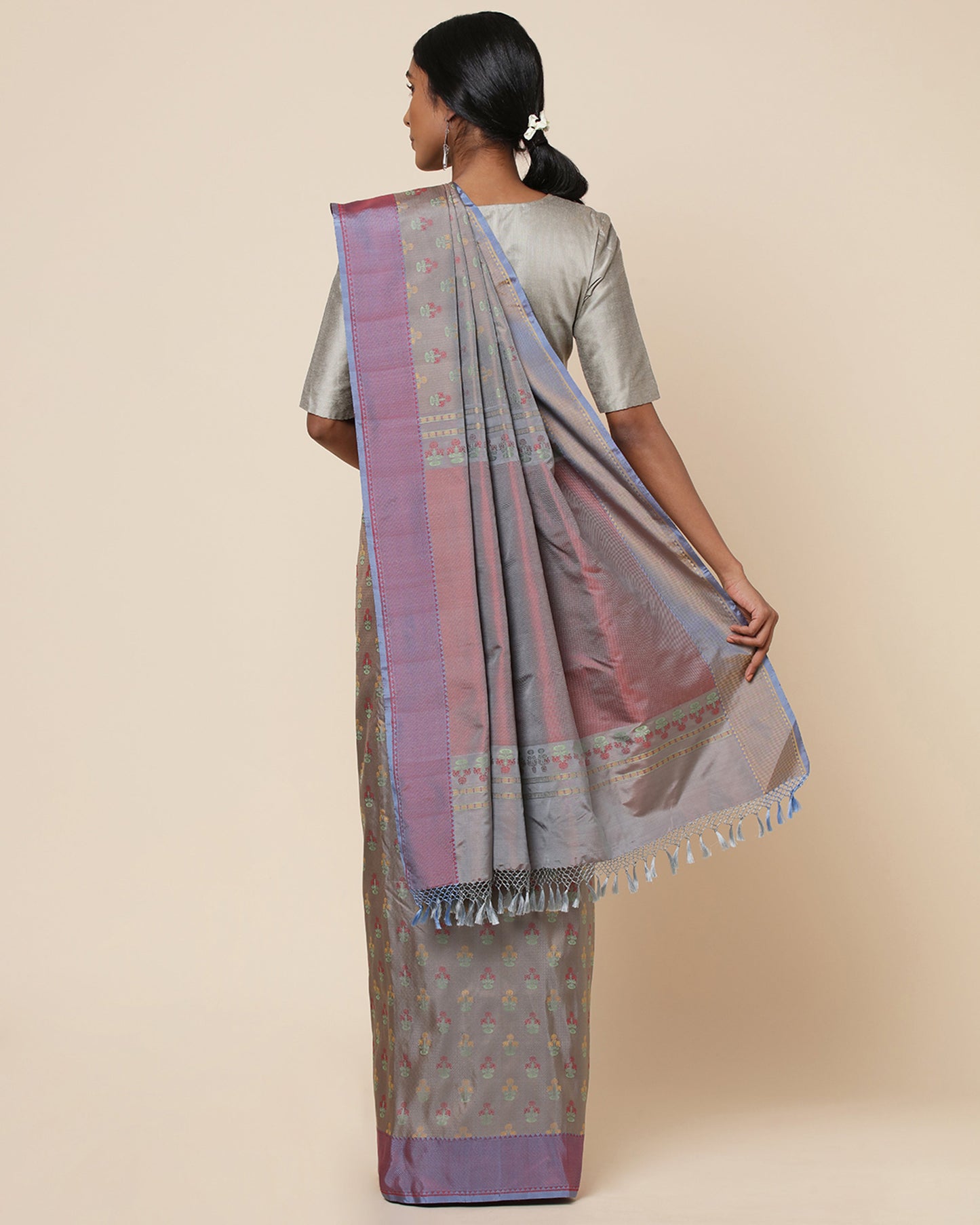 Aqsa Powdi Silk Saree