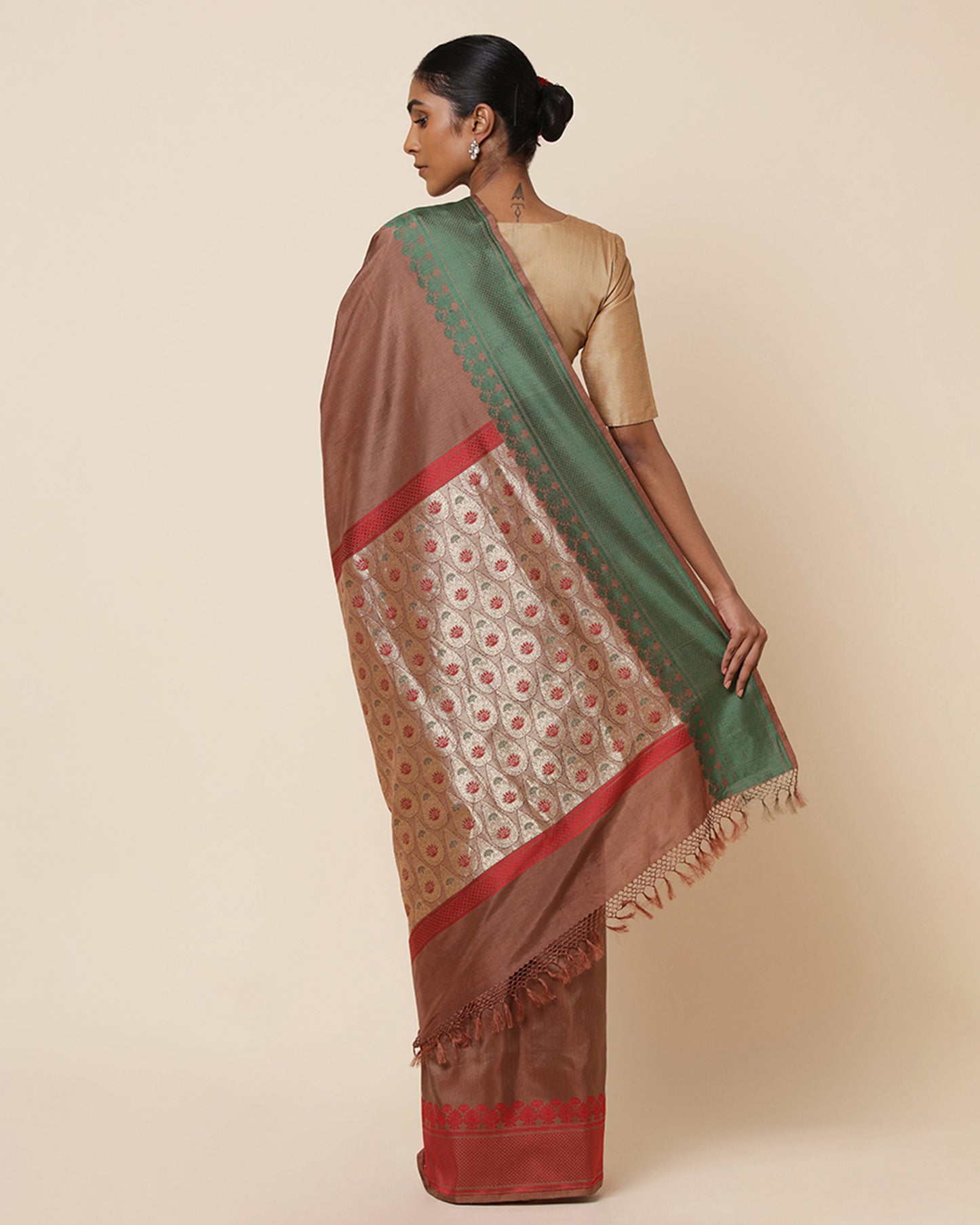 Amaira Kadwa Silk Saree