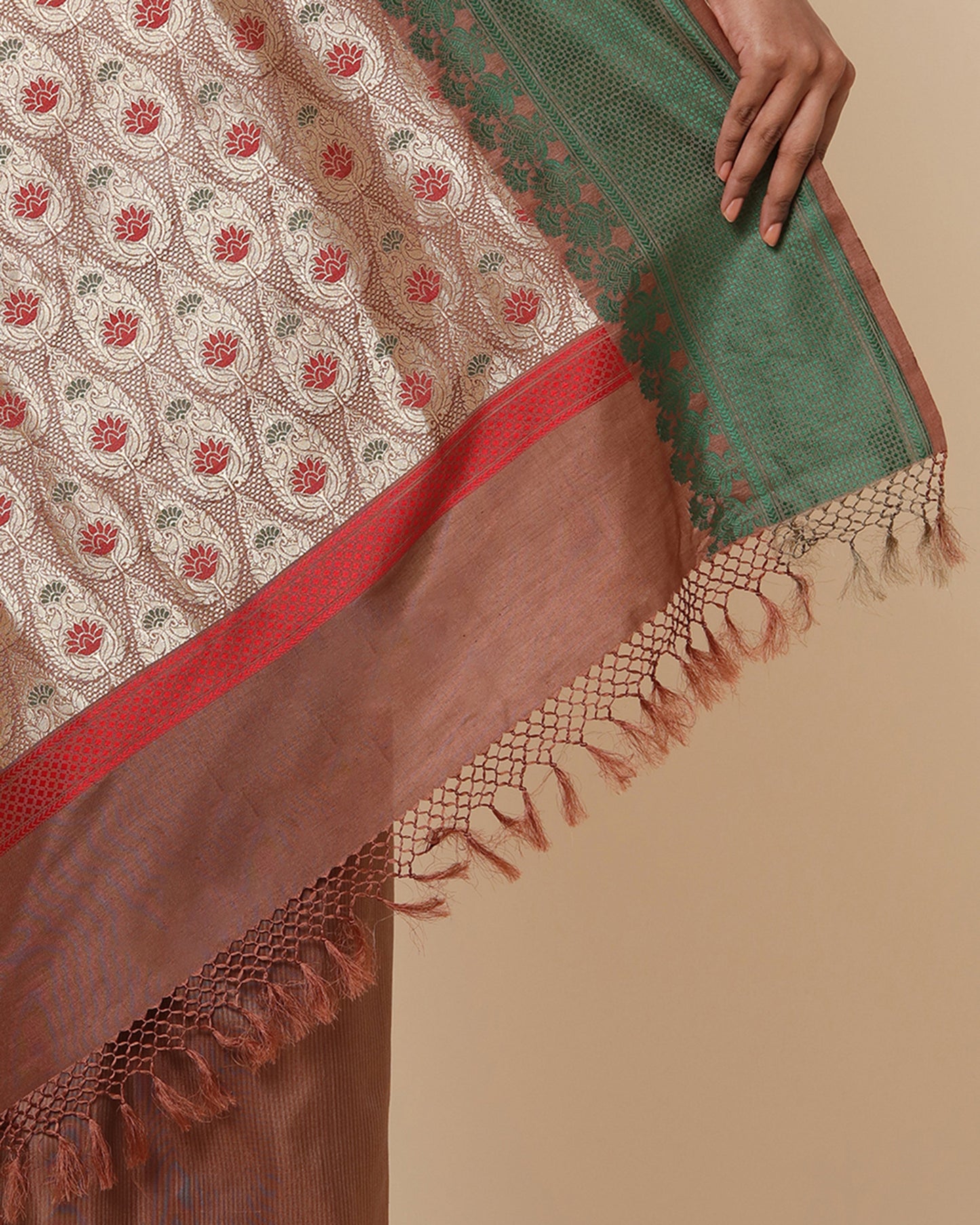 Amaira Kadwa Silk Saree