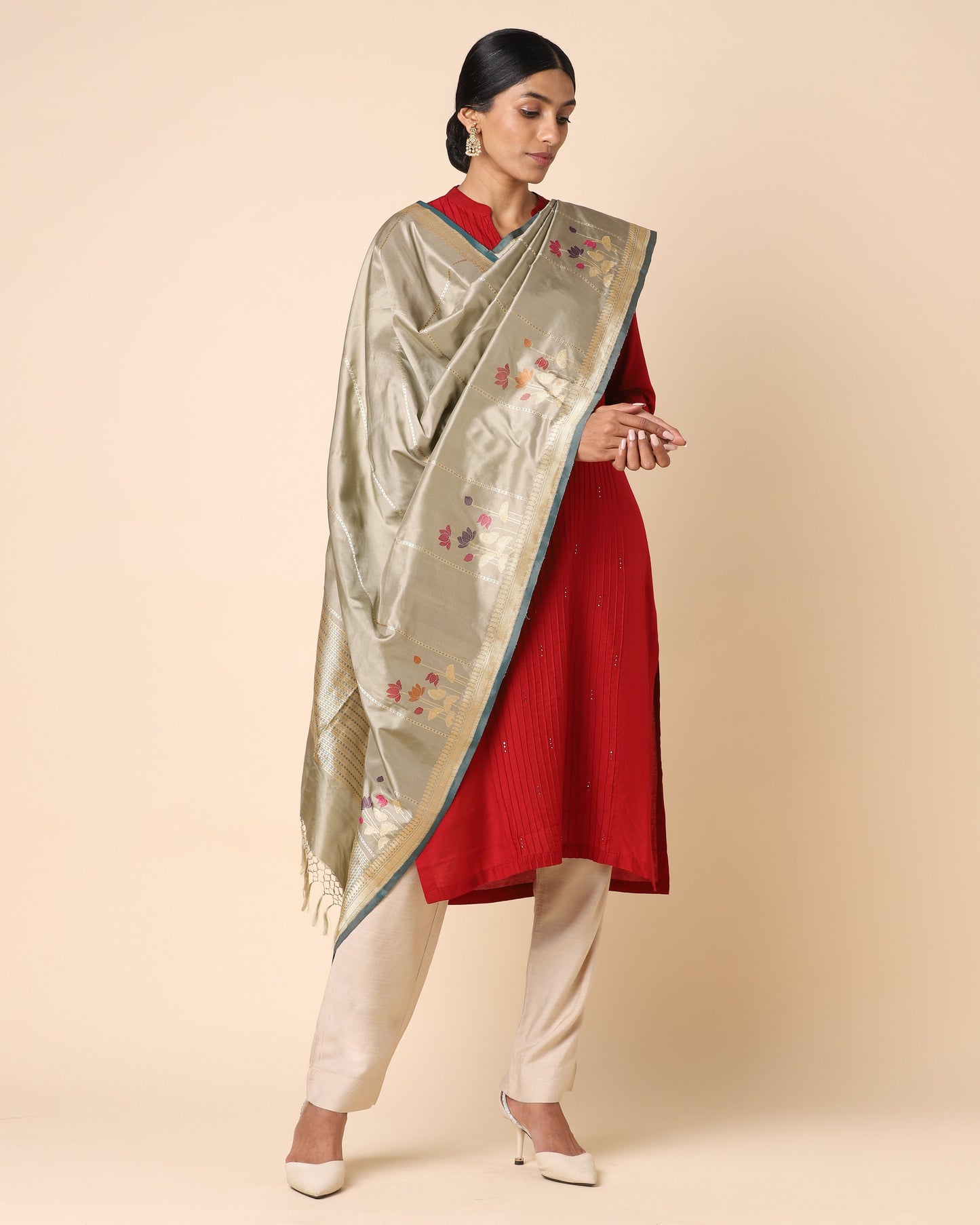 Aashvi Kadwa Silk Dupatta