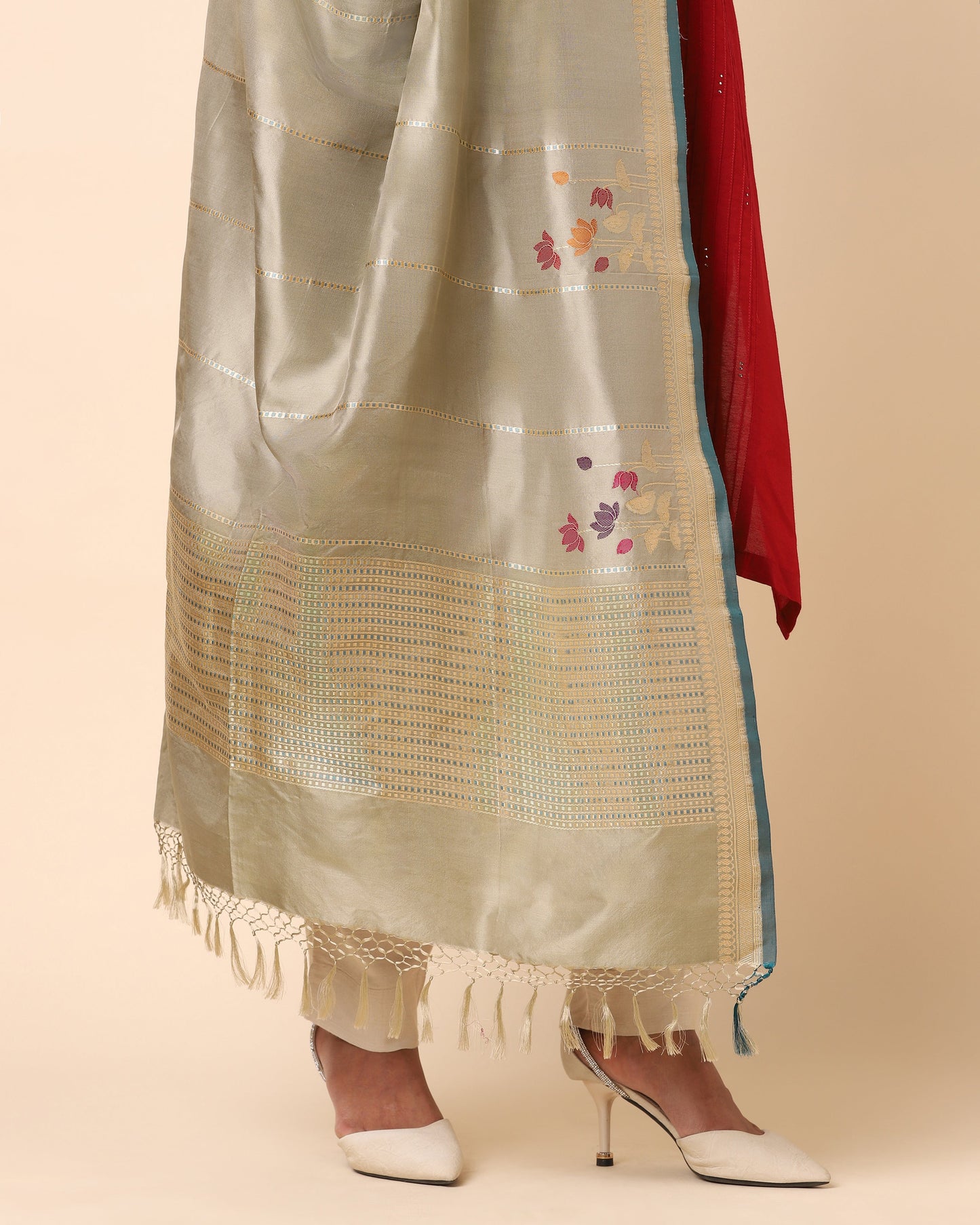 Aashvi Kadwa Silk Dupatta