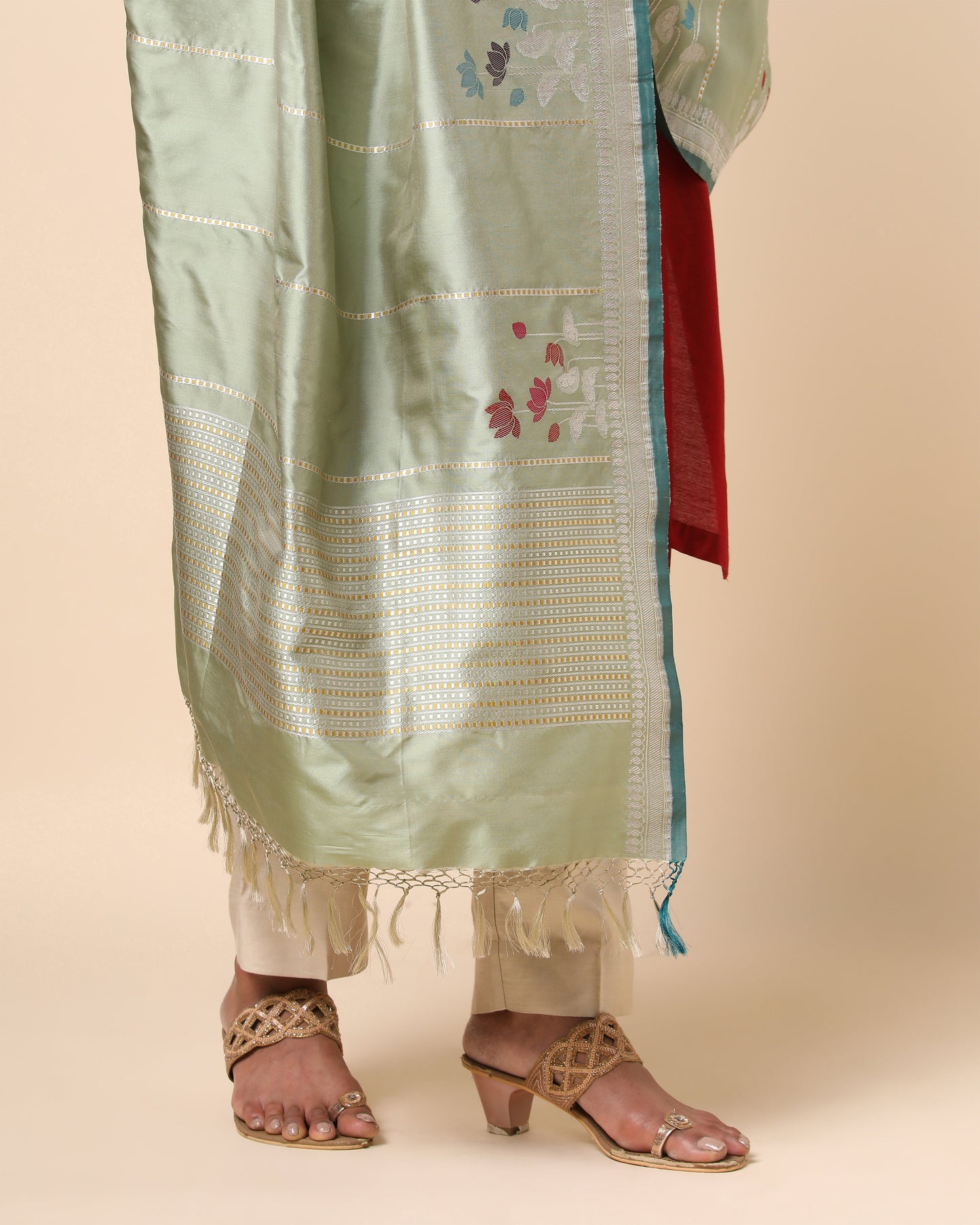Aashvi Kadwa Silk Dupatta