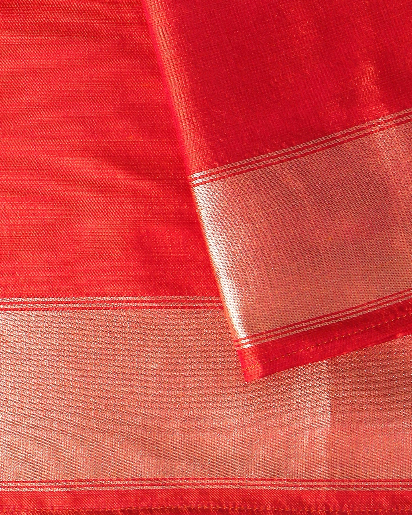 Aurelia Kadwa Silk Saree
