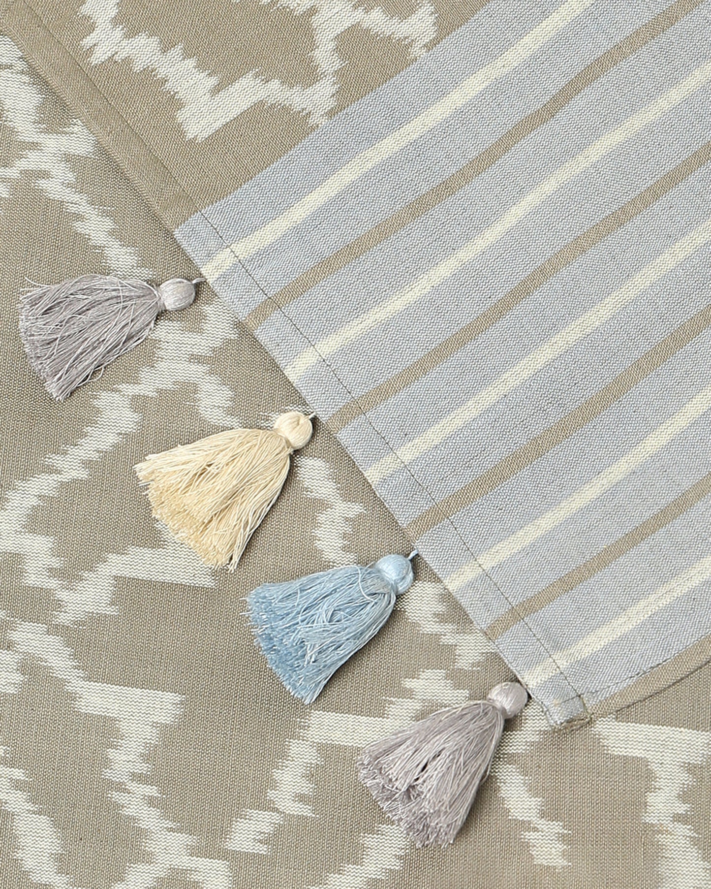 Florencia Weft Ikat Cotton Table Cover