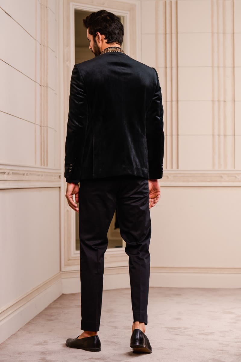 Velvet Bandgala With Zardozi Collar And Cuff