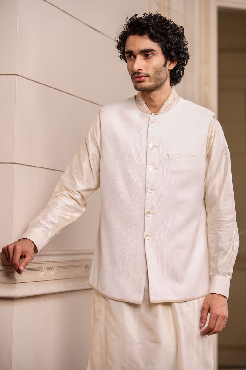 Ivory All Over Textured Bundi