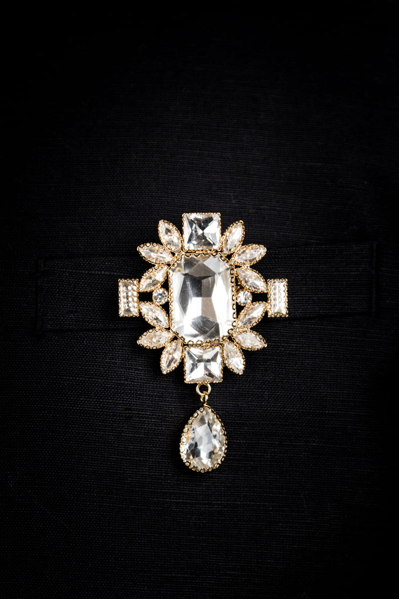 Rectangular Crystal Drop With Drop Detailing Brooch