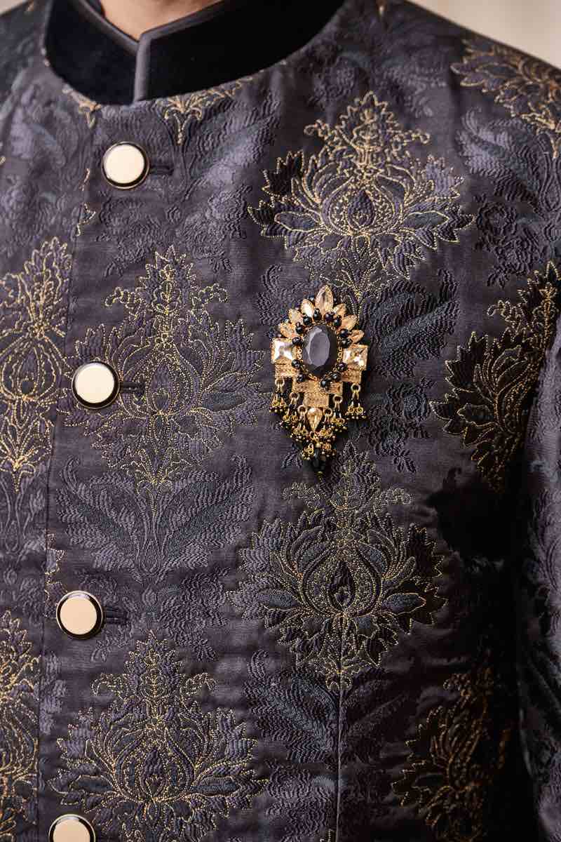 Zari Highlight On Front And Collar