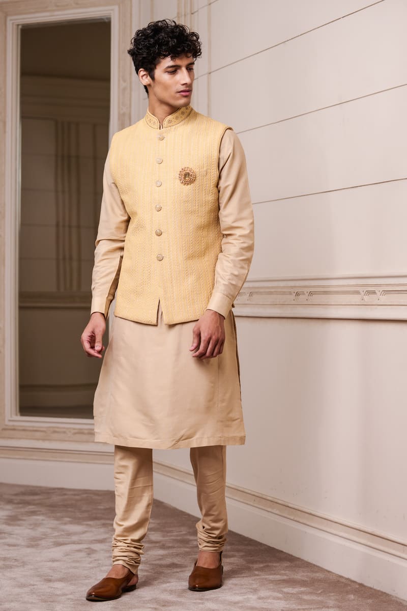 Gold Thread Embroidered Kurta Bundi Set