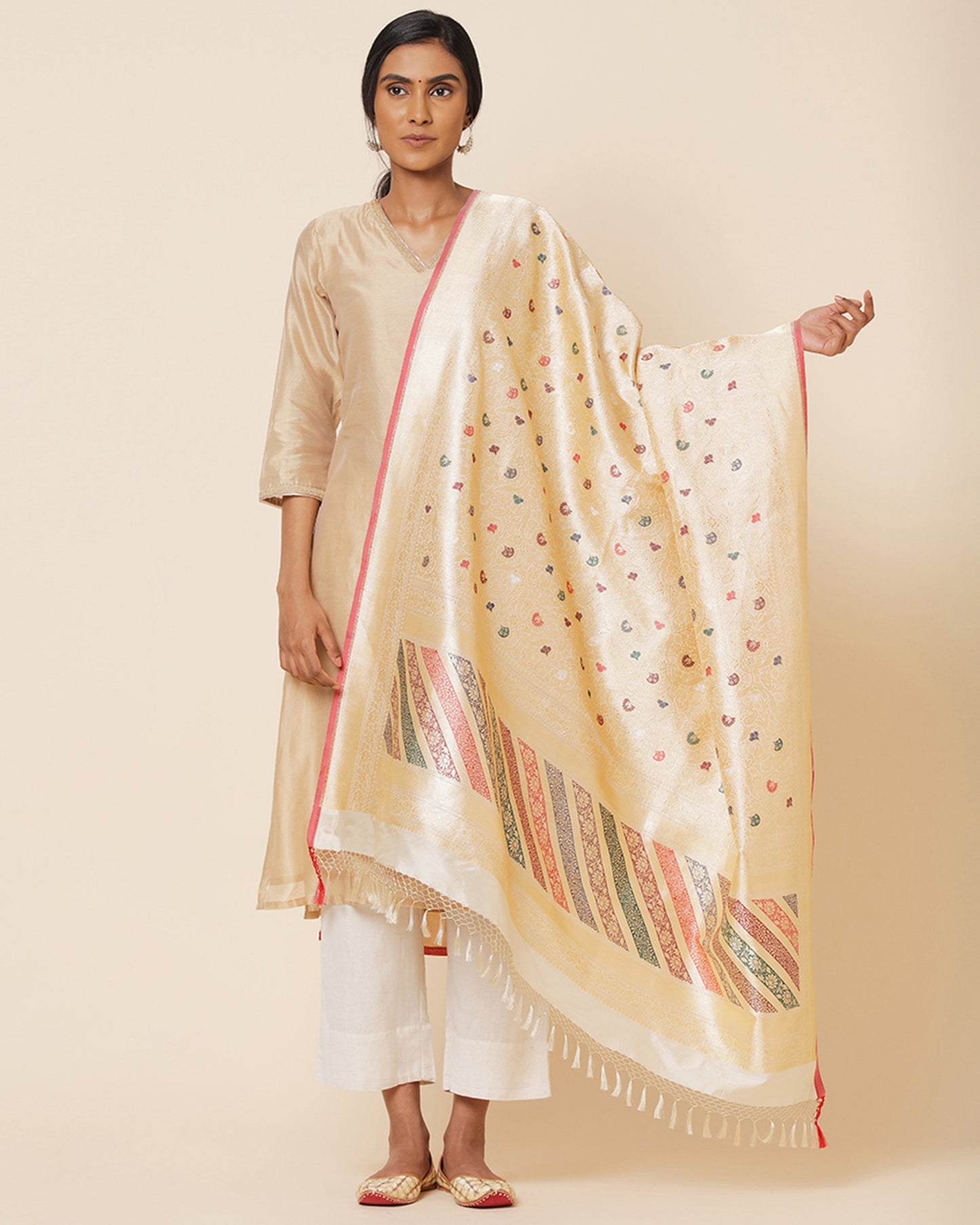Sharanya Kadwa Silk Dupatta