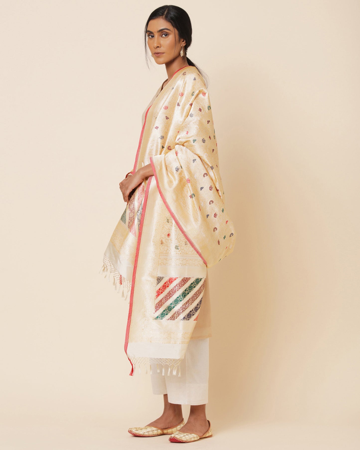 Sharanya Kadwa Silk Dupatta