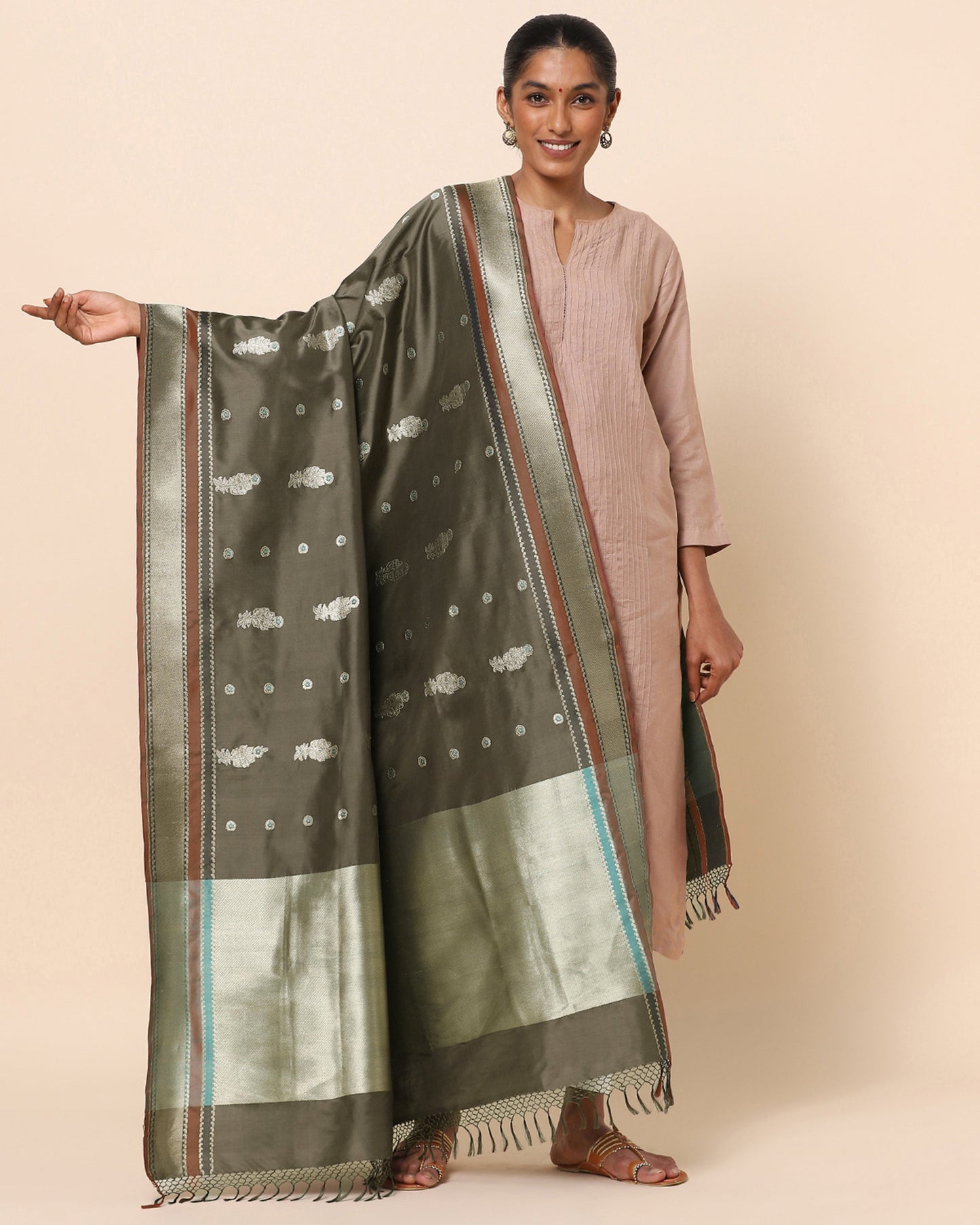 Ruhi Kadwa Silk Dupatta