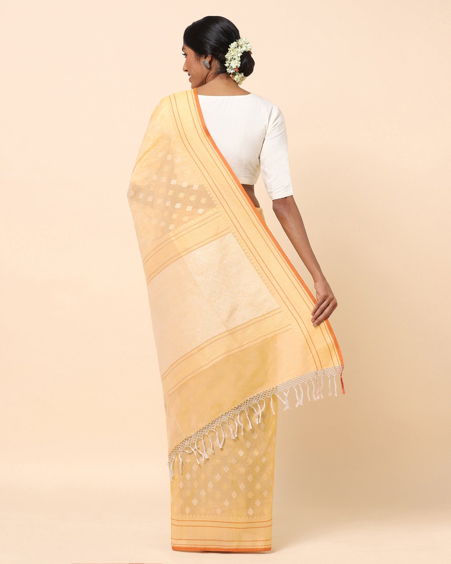 Nurvi Kadwa Cotton Saree