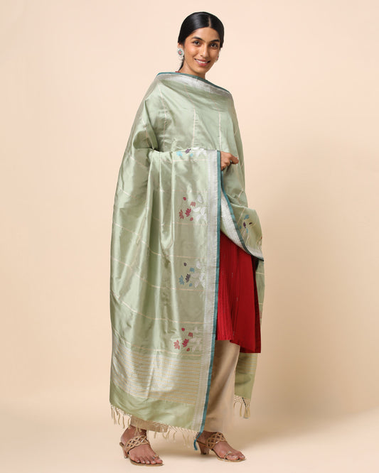 Aashvi Kadwa Silk Dupatta