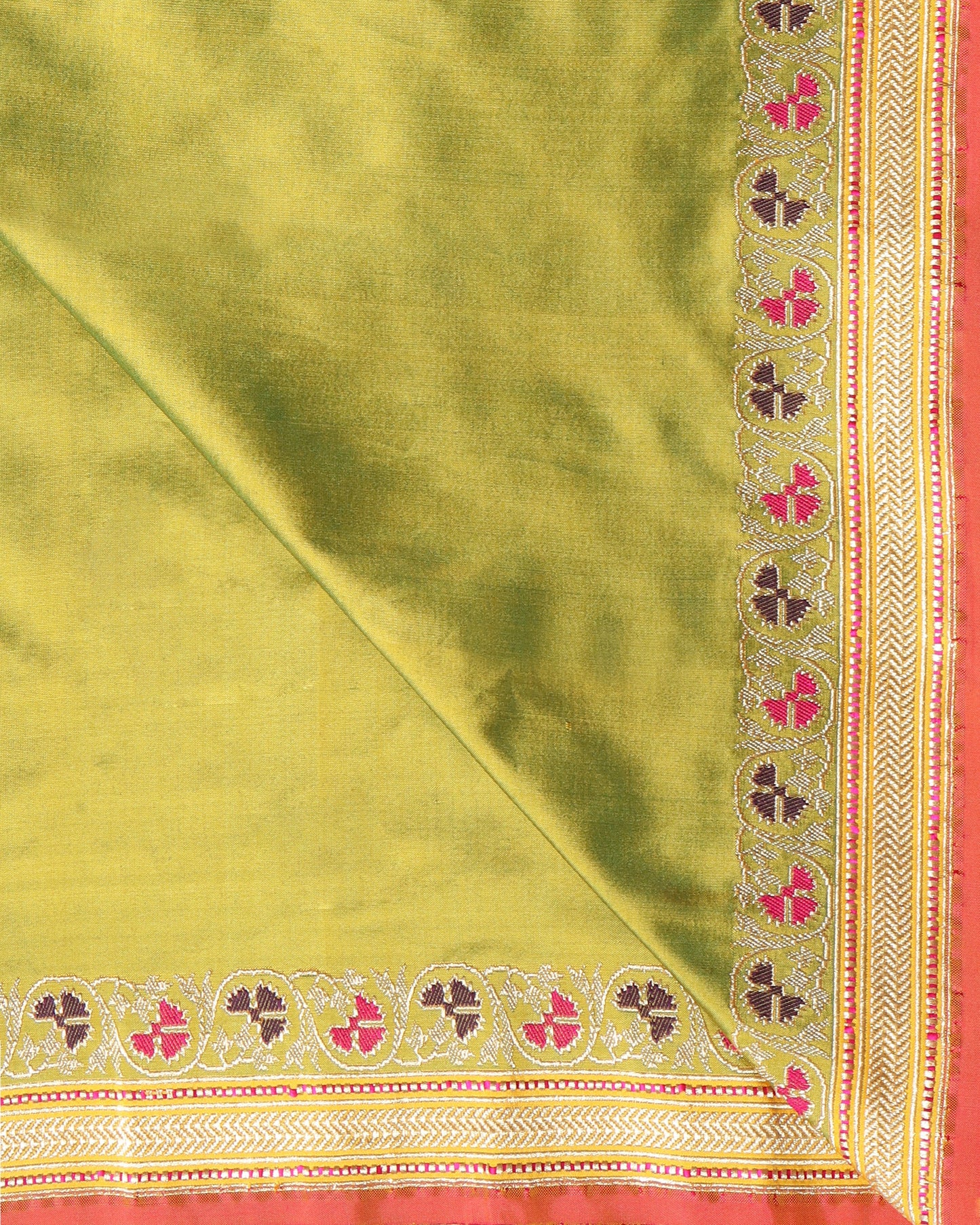 Nandi Kadwa Silk Saree