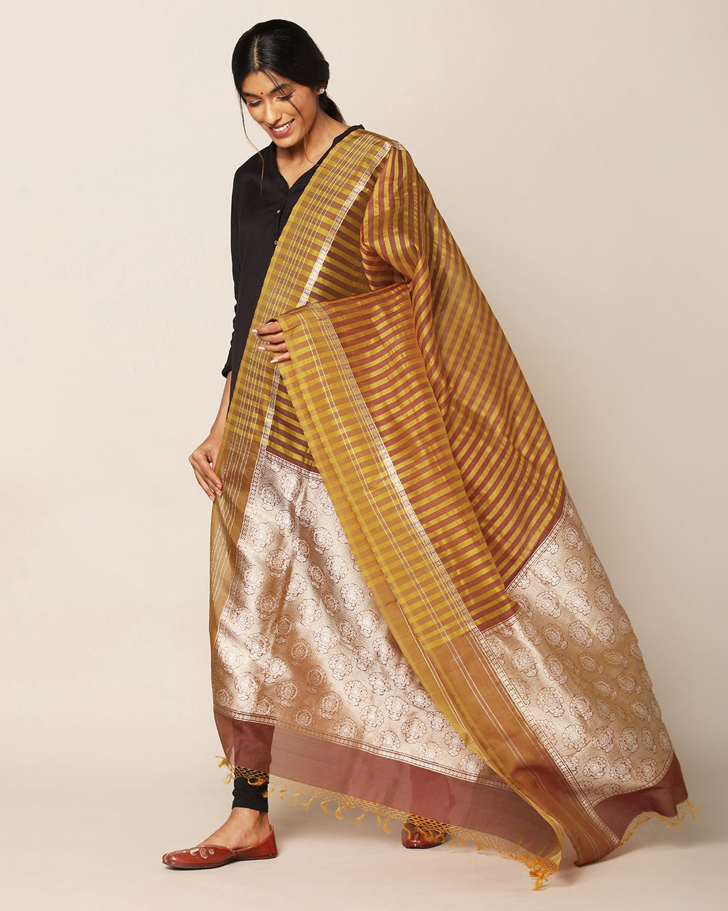 Mira Kadwa Silk Dupatta