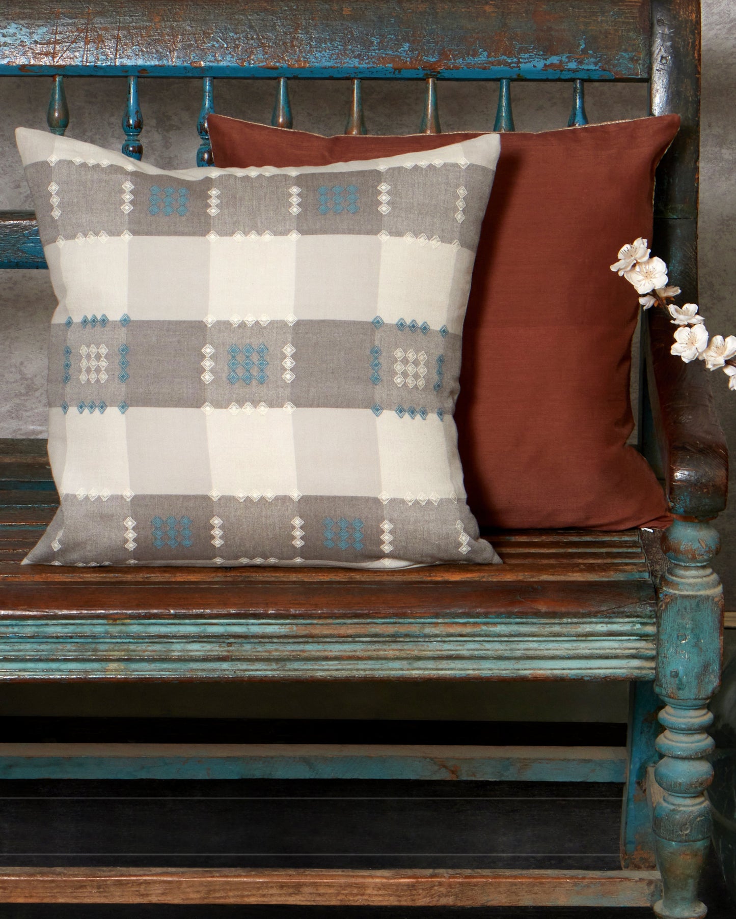 Bindu Extra Weft Cotton Cushion Cover