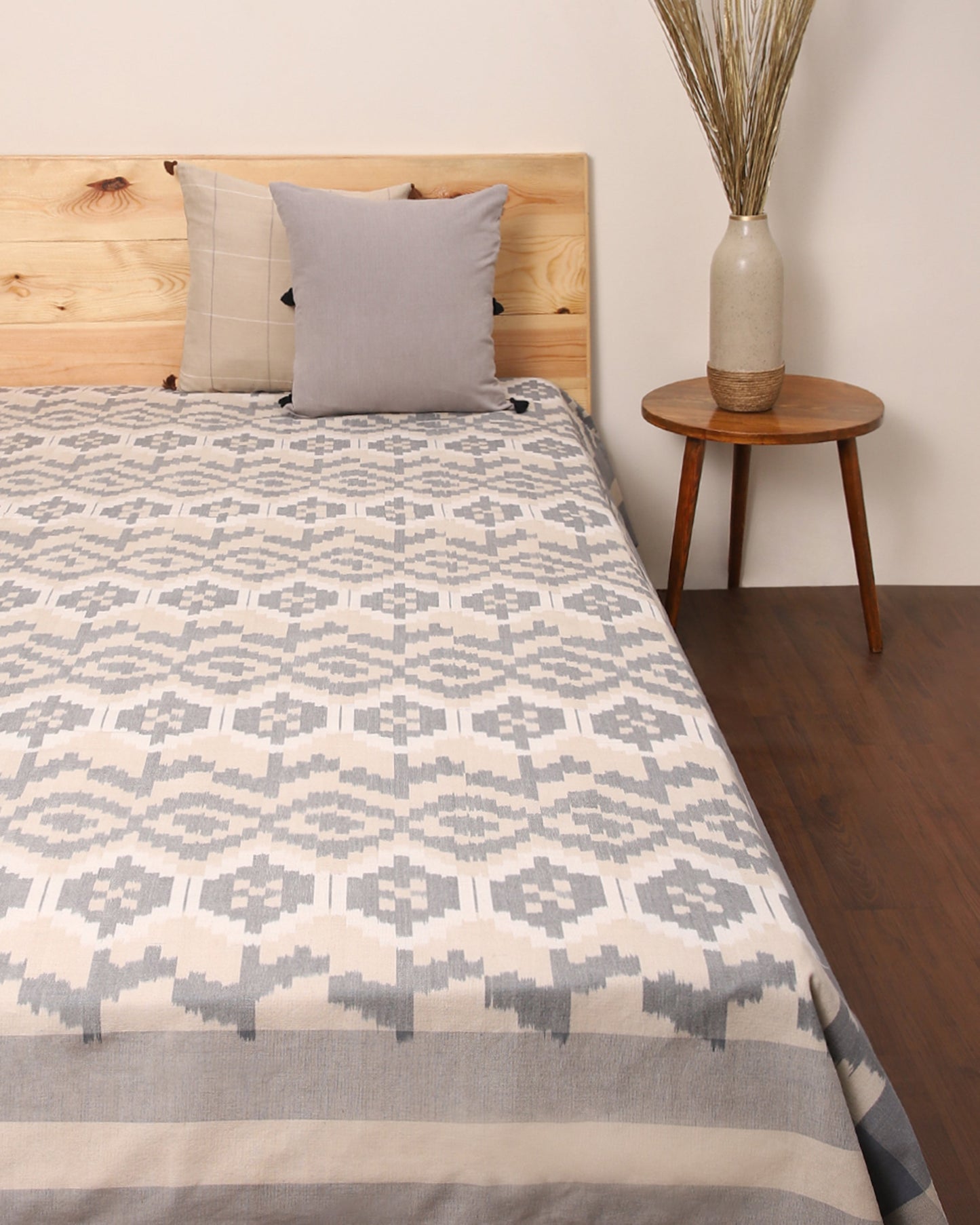 Flara Warp Ikat Cotton Bed Cover