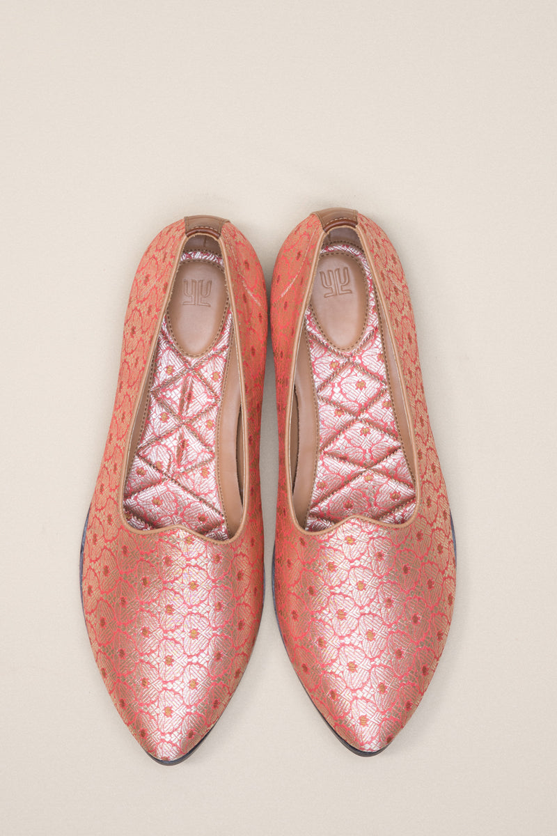 Two-Toned Orange Gold Brocade Mojari